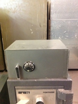 Laptop Strong Box Showroom Model Safe Laptop Strong Box Showroom Model Safe